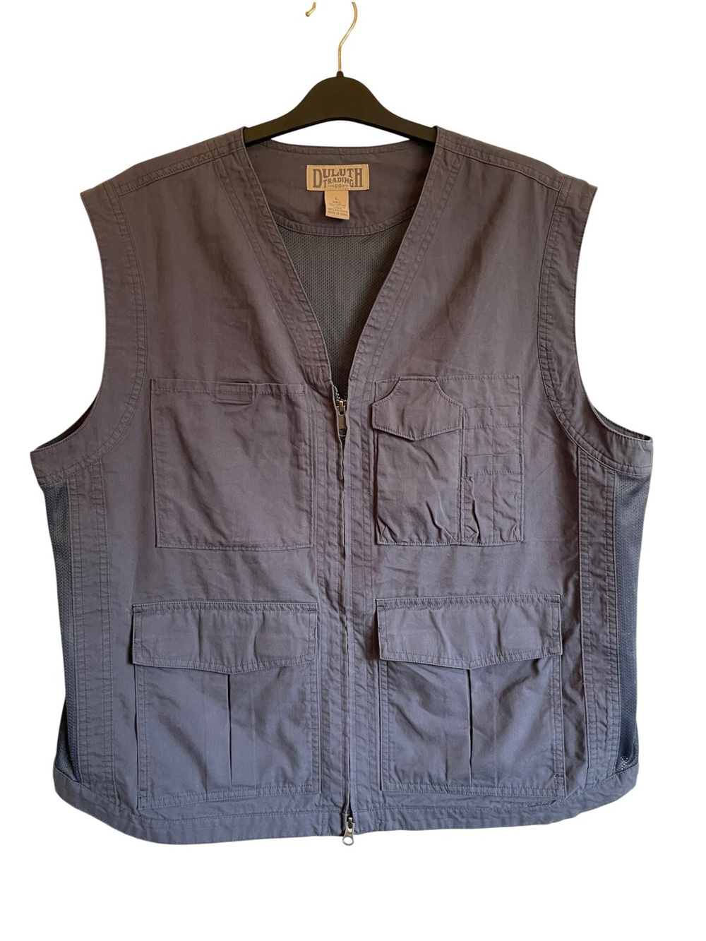 Duluth Trading Co. Fish Camp Cargo Vest Excellent Like New Condition